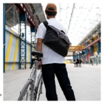 Alaskan MAKER TORBA Messenger grafitno črne barve AMMESS-CH